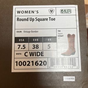 Brand New Ariat Round Up Square Toe Boot
